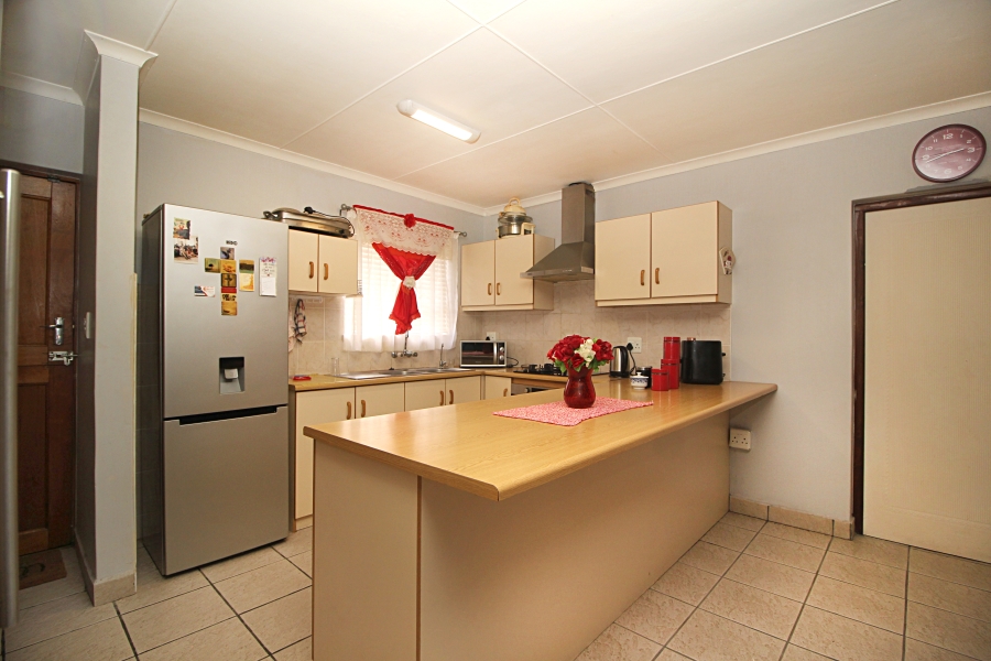 2 Bedroom Property for Sale in Heiderand Western Cape